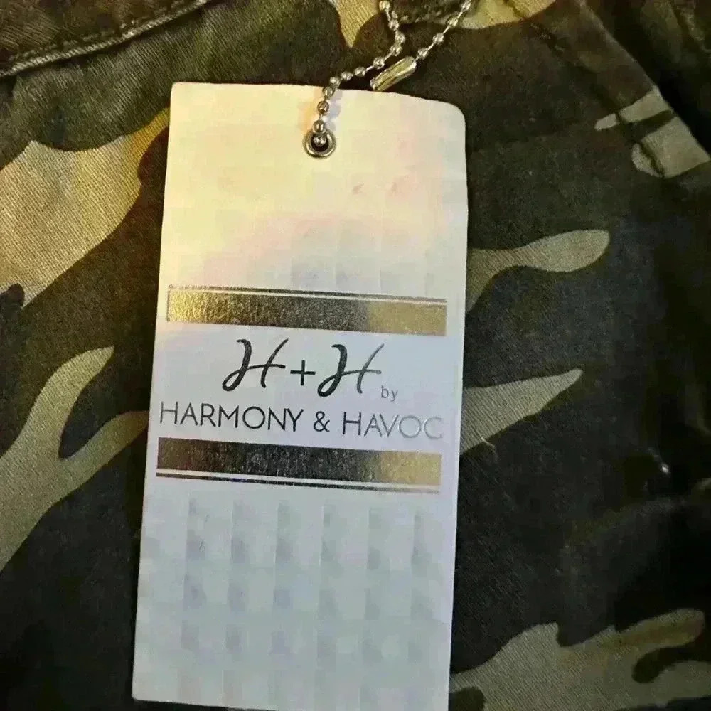 H+H by Harmony and Havoc size 12 Camo Crop Jeans New with Tags - Picture 4 of 9